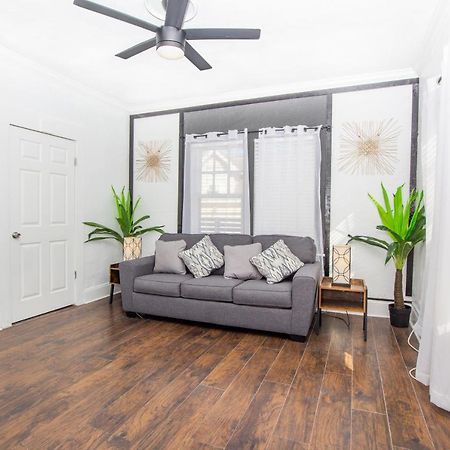 Modern Westshore Apartment Tampa Exterior photo