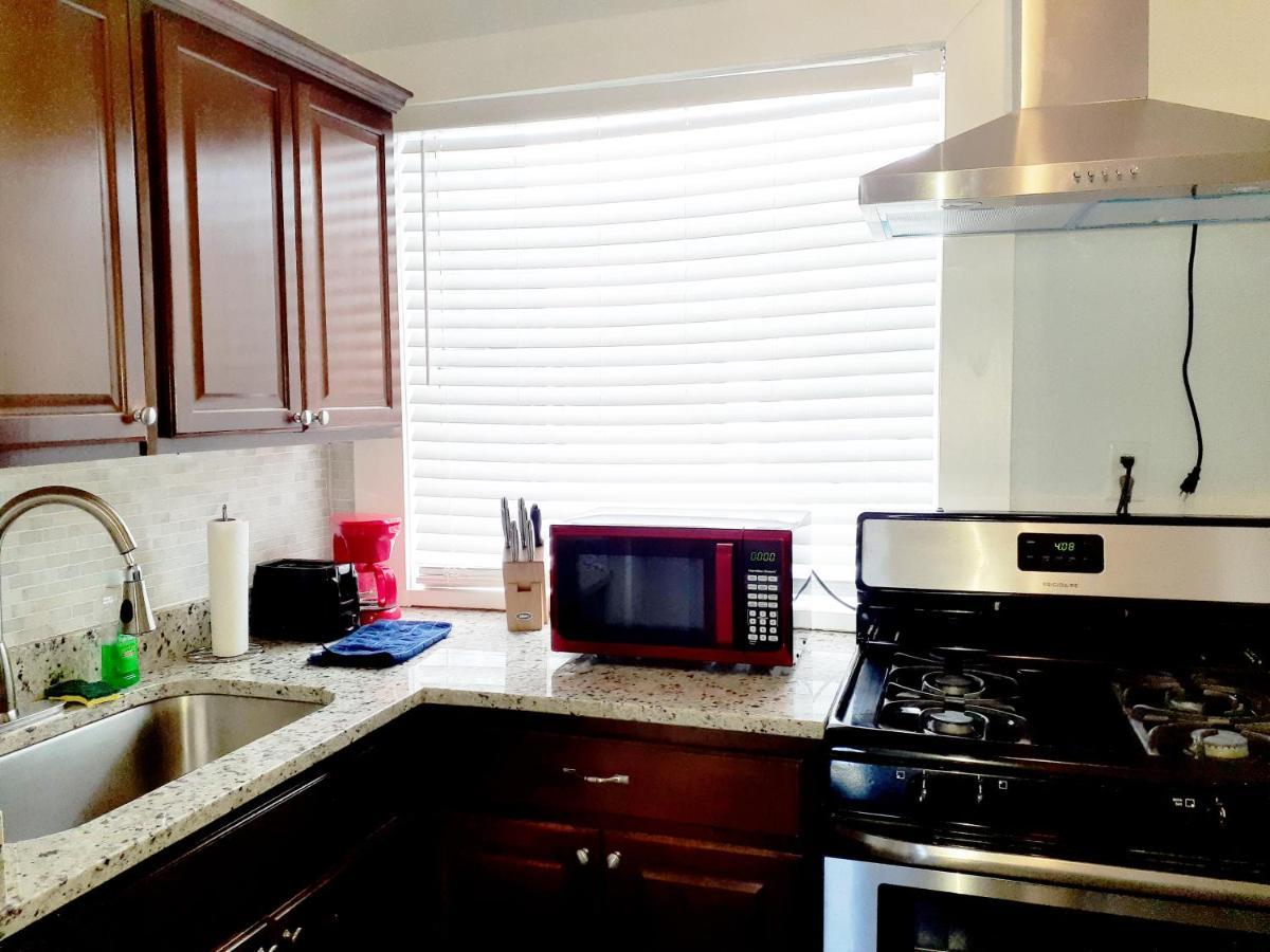 Modern Westshore Apartment Tampa Exterior photo